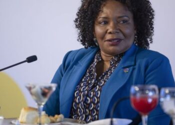 Ministra da Cultura defende presença negra no jornalismo e na política