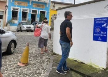 Câmeras de videomonitoramento são instaladas no Santo Antônio Além do Carmo