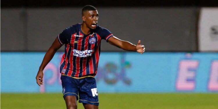 Bahia acerta a compra de Kanu, e zagueiro assina por quatro temporadas