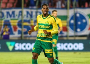 Vitória oficializa a contratação de Iury Castilho, ex-Cuiabá