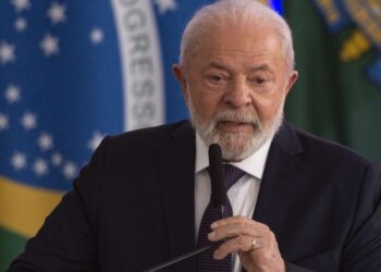 Lula fará infiltração no quadril em hospital de Brasília nesta quarta