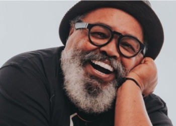 Em tratamento contra câncer, Jorge Aragão volta aos palcos