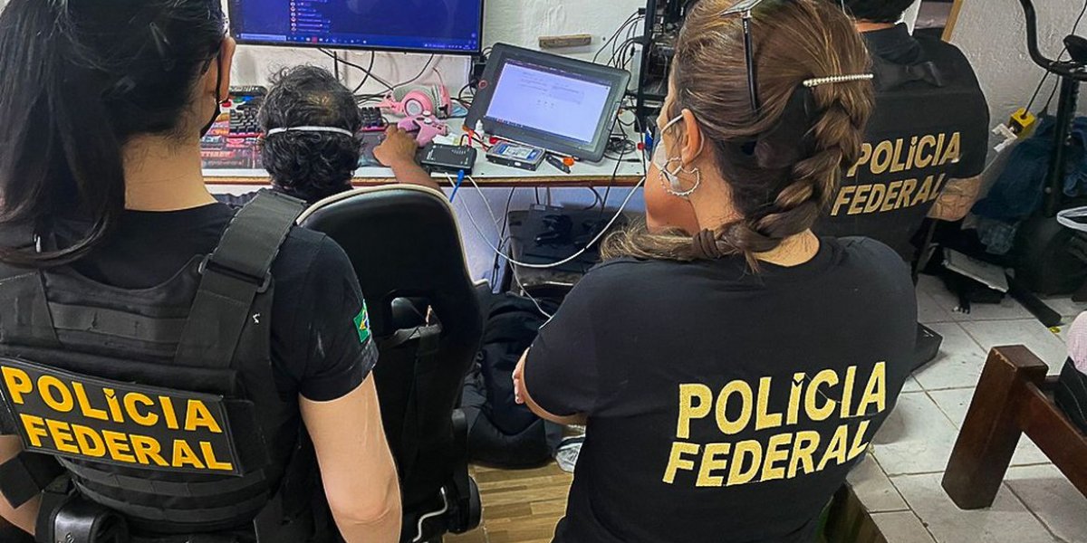 PF cumpre mandados contra suspeito de vender pornografia infantil em Alagoinhas