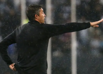Bruno Lage elogia segundo tempo do Botafogo na vitória sobre o Bahia: “Enorme qualidade”