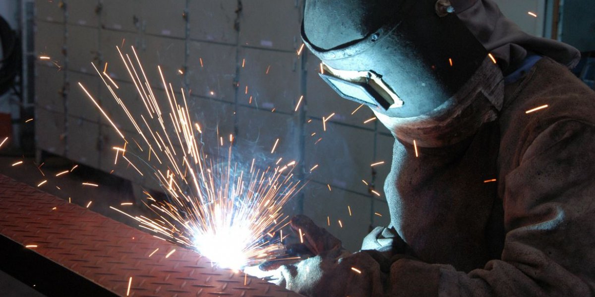 Pesquisa do IBGE diz que produção industrial cresce 0,1%