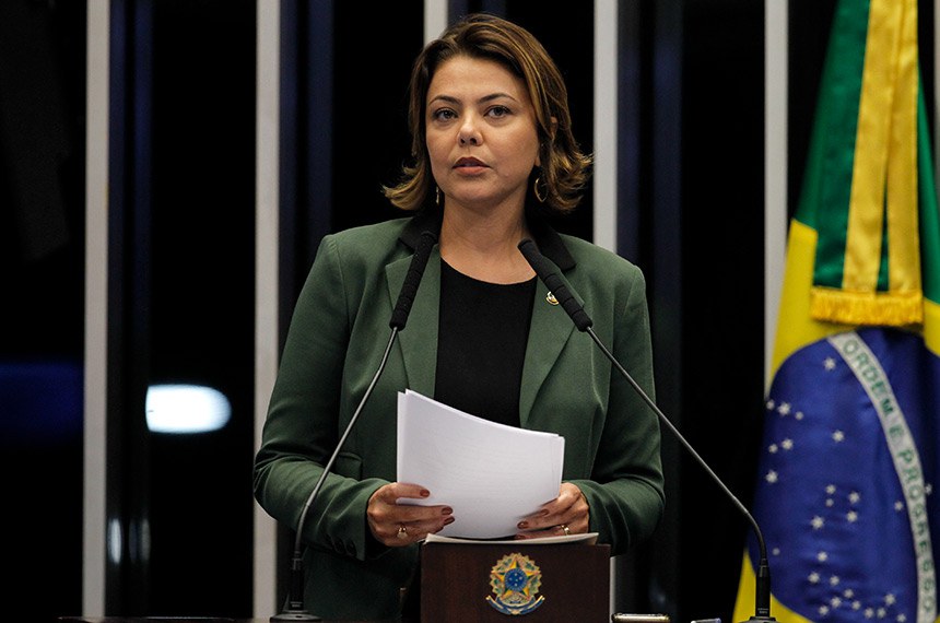 Senadora tem carro penhorado por dívida com o PSB; saiba quem