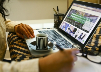 Quase metade das empresas industriais adotou o teletrabalho em 2022