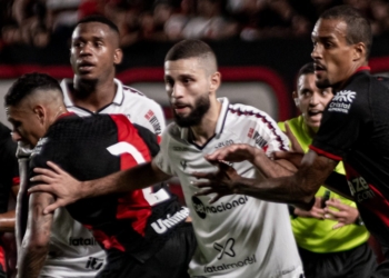 Com 3ª melhor defesa da Série B, Vitória passou ileso em metade das partidas disputadas