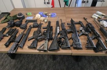 Responsável por comprar fuzis para facção tem prisão relaxada pela Justiça