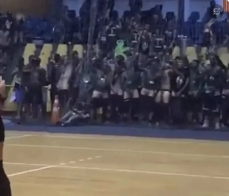 Alunos de medicina são expulsos de universidade após atos obscenos