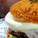 Lanchonete cria ‘Acarajé Burguer’ e vira alvo de críticas