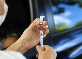 Salvador retoma vacinação de Covid-19 e gripe nesta segunda-feira