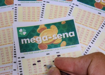 Mega-Sena acumula e prêmio pode chegar a R$ 55 milhões