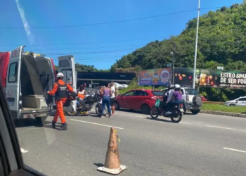 Acidente deixa trânsito congestionado no Iguatemi