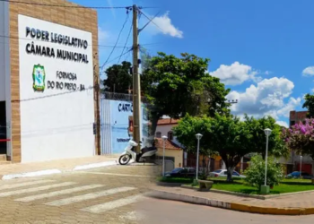 Câmara do Extremo Oeste baiano loca 12 carros para 11 vereadores em contrato de R$ 810 mil