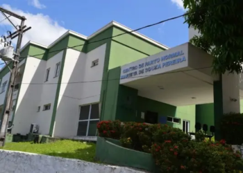 Grupo de mulheres se une em manifestação contra o fechamento do CPN