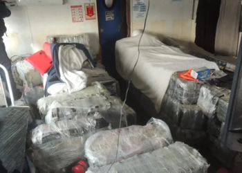 Marinha e PF apreendem 3,6 toneladas de cocaína em costa do nordeste