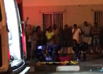 Mãe e filho pulam do 4° andar para fugir de ataque a tiros na Bahia
