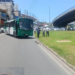 Grupo de rodoviários faz protesto e bloqueia avenida de Salvador