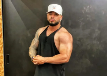 Cantor de banda de pagode é baleado após sofrer assalto