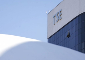 TSE inicia julgamento de três ações contra Bolsonaro