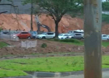 Acidente e obras deixam Avenida Juracy Magalhães engarrafada