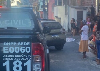 Um homem é morto e dois ficam feridos em ataque a barbearia em Salvador