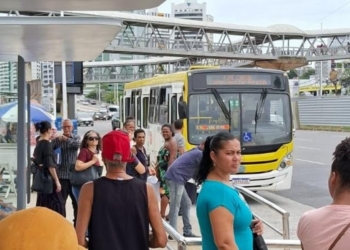 Nova tarifa de ônibus de R$ 5,20 começa a valer nesta segunda (13)