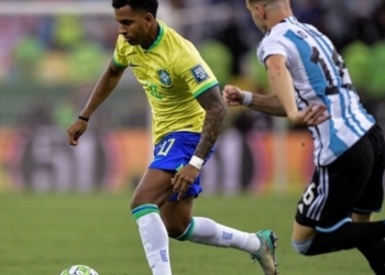 Brasil é derrotado pela Argentina e amarga terceira derrota consecutiva