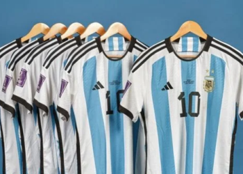 Camisetas de Messi usadas na Copa do Catar vão à leilão e podem arrecadar R$ 48 milhões