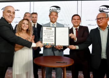 Jerônimo assina atualização de decreto que garante maior competitividade ao setor atacadista da Bahia