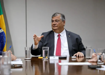 Dino é único a exercer cargos nos três poderes em intervalo de um ano