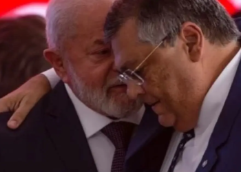 Lula sinaliza que decidirá substituto de Dino ainda em dezembro, diz coluna