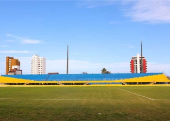 Prefeitura volta atrás após decreto e revoga interdição de estádio; FBF mantém jogos do Baiano