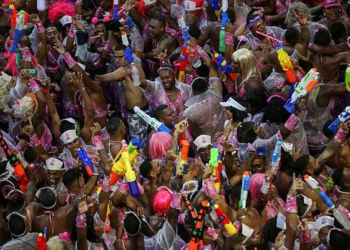 Bruno Reis pede apoio da PM após veto de pistolas de água no Carnaval