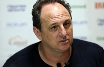 Rogério Ceni vai rodar o time do Bahia no Baianão