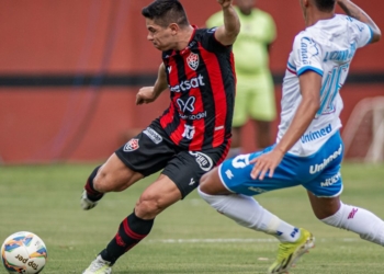 Vitória leva vantagem sobre Bahia em confrontos na Copa do Nordeste; veja