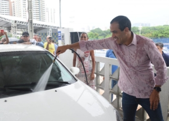 Prefeitura inaugura 22 boxes de lava-jato na Estrada do Curralinho