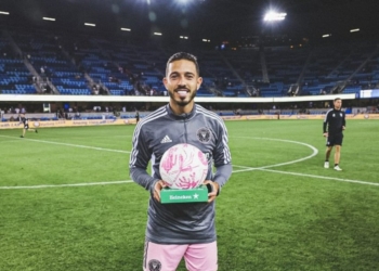 Vitória acerta contratação de meio-campista e ex-colega de Lionel Messi