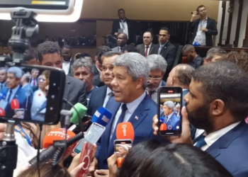 “É um sinal para que eu possa aperfeiçoar meu governo”, afirma Jerônimo após pesquisa mostrar aumento de rejeição em Salvador