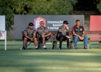 Vitória pode ter três baixas no clássico Ba-Vi; veja possível escalação