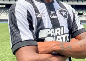 Botafogo contrata ex-Bahia com multa de R$ 250 milhões; saiba quem