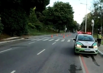Após furtos de cabos, semáforos deixam de funcionar na Av. Garibaldi