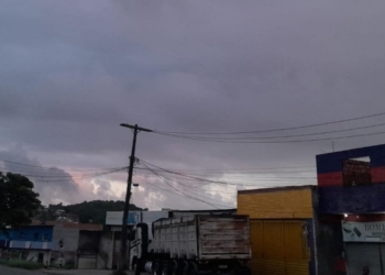 Dia amanheceu nublado nessa sexta em Salvador