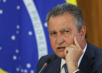 Ministro anuncia compra de casa para desabrigados no Rio Grande do Sul