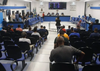 Câmara promulga emenda que aumenta para 23 número de vereadores em cidade baiana