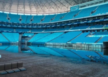 Veja fotos da Arena do Grêmio após nível da água diminuir