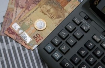 Dívidas de famílias atingem maior nível desde novembro de 2022: 78,8%