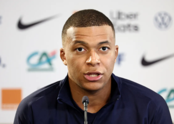 “Não me contentaria com mais um ano assim”, diz Mbappé sobre o PSG