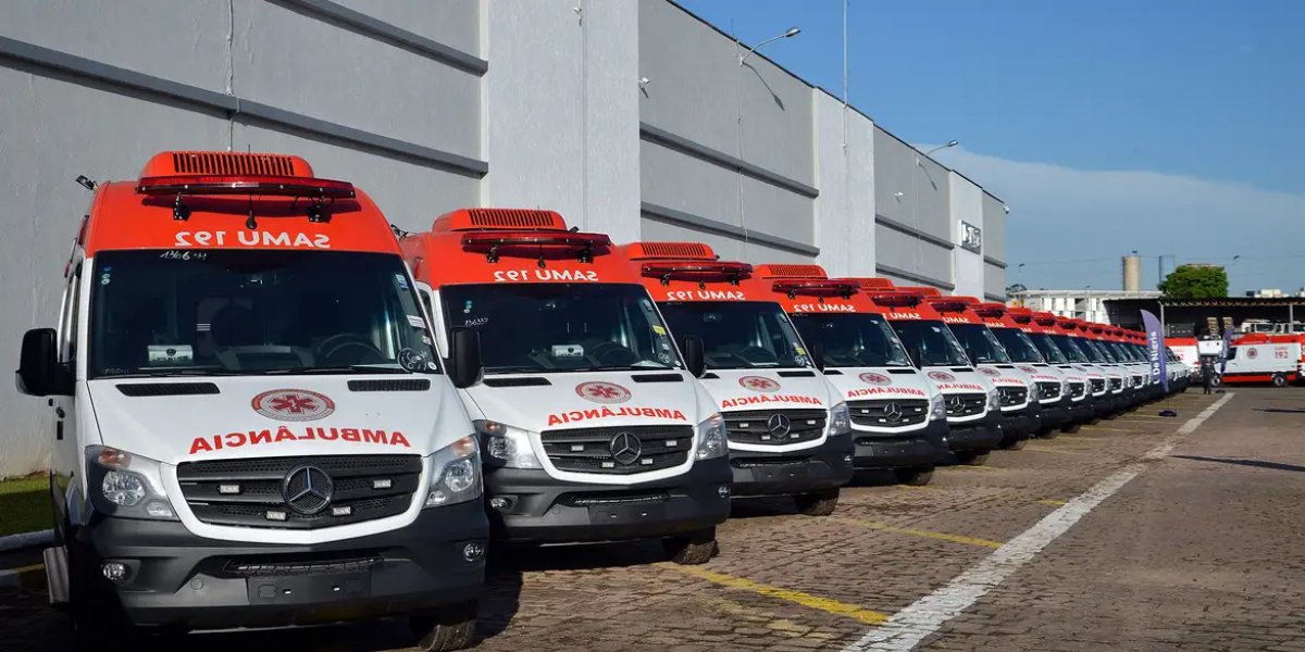 Lula entrega 280 novas ambulâncias para a frota do Samu